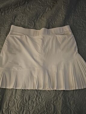 Zenergy® UPF Pleated Short Classic White Pleated Hem Skort